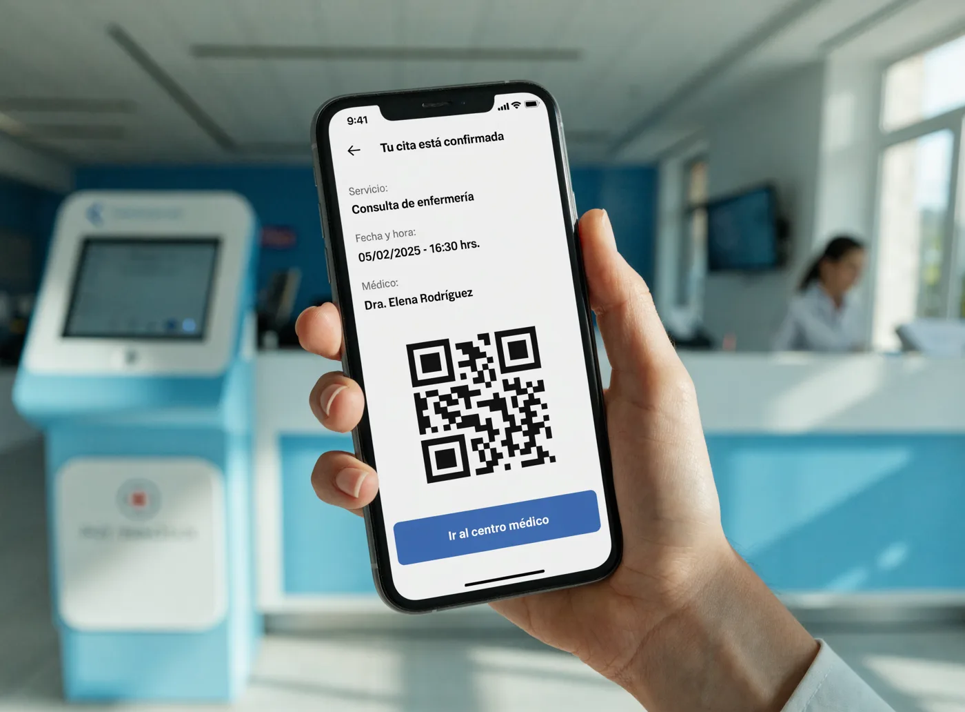 App del paciente TouchColombia mostrando cita confirmada con código QR de llegada